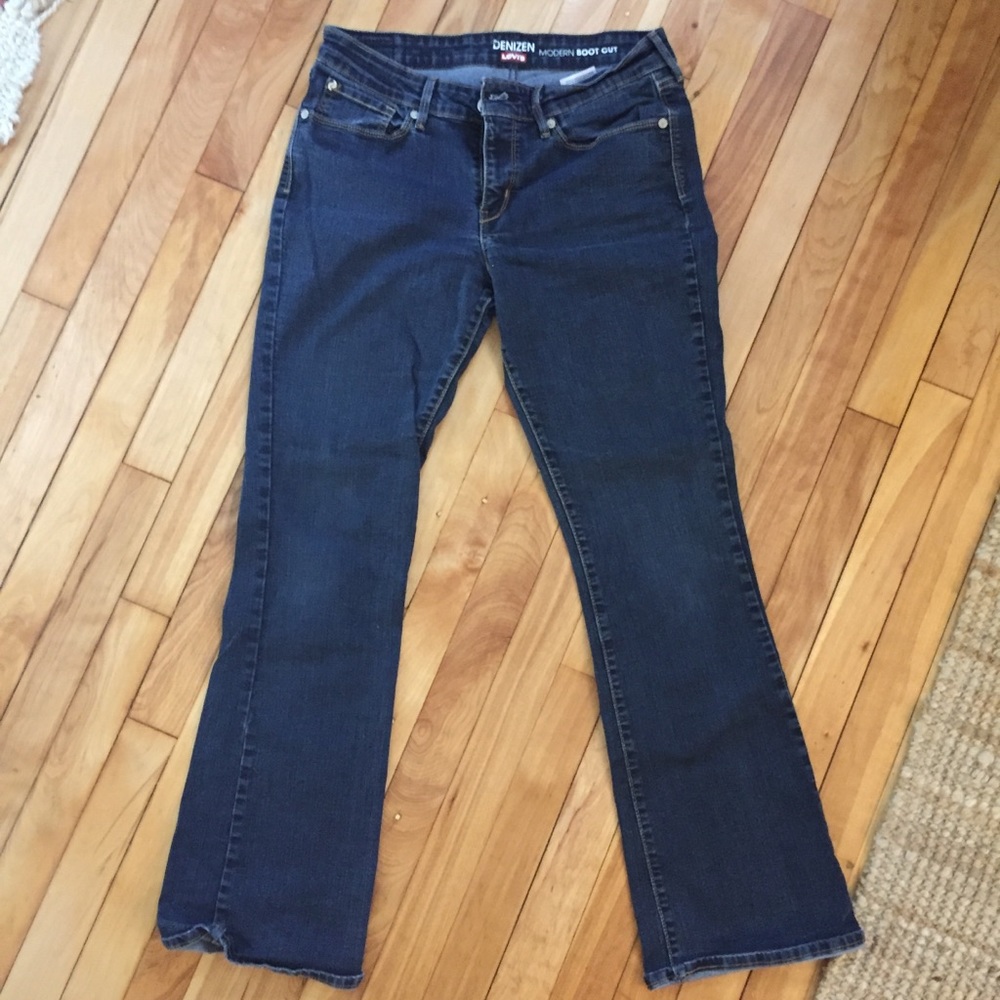 Denizen from Levi’s modern boot cut jeans, size 10